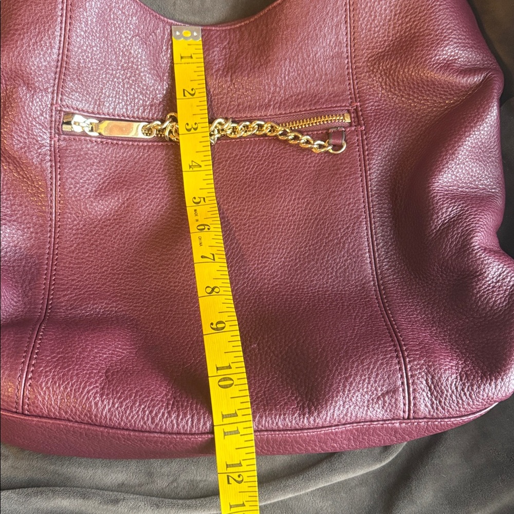 Beautiful Vince Camuto Leather Hobo slouchy Bag with Chain Detail - Picture 9 of 12